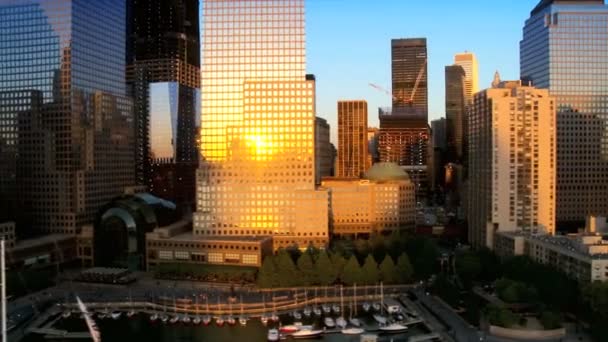 Aerial Fly, anche se vista di Manhattan Financial Business Quarter, NY, Stati Uniti d'America — Video Stock