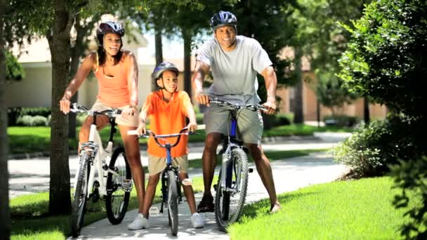 Healthy Lifestyle Cycling of Young Ethnic Family — Stock Video