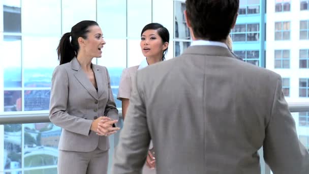 Erfolgreiches multiethnisches Business-Team — Stockvideo