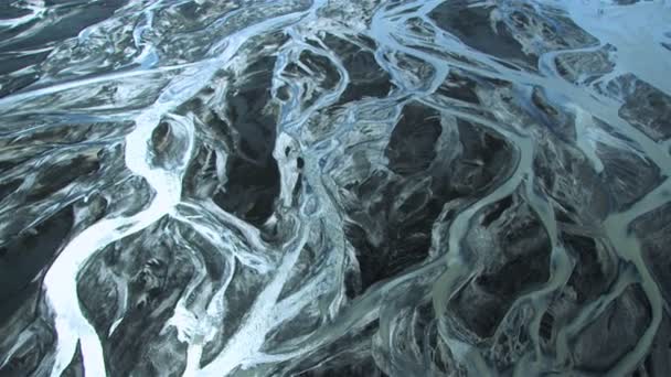 Vista aérea del agua glaciar derretida en el río Deltas, región ártica — Vídeos de Stock