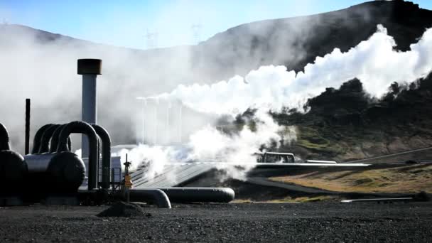 Ånga från geotermiska kraftverk — Stockvideo