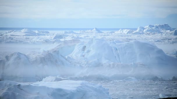Schmelzende arktische Eisschollen — Stockvideo