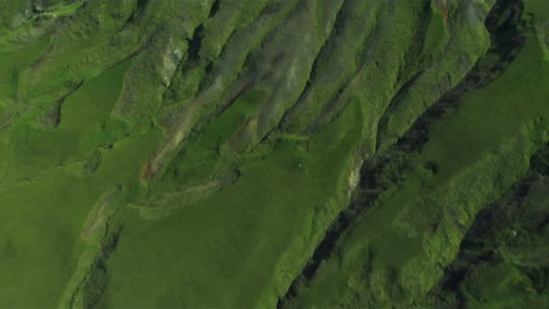 Vista aérea de fendas vulcânicas robustas, Islândia — Vídeo de Stock