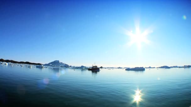 Navire nautique Voile Icebergs passés — Video