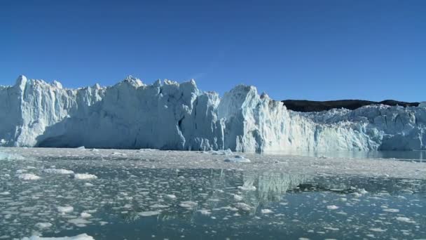 Smeltend zeeijs & gletsjers in het Noordpoolgebied — Stockvideo