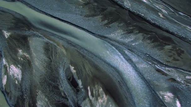 Vista aérea de los ríos glaciares en el paisaje volcánico, Islandia — Vídeo de stock