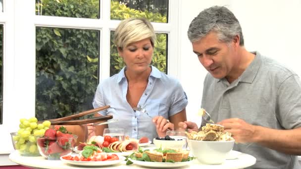 Mature Couple Sharing Healthy Lunch — Stock Video