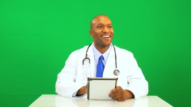 Ethnique Homme Docteur Green Screen Technology — Video