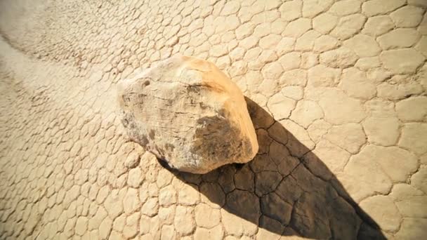 Cracked Earth Desert Valley Floor Moving Rock — Stock Video