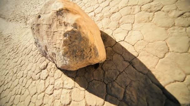 乾燥した砂漠の湖のベッドの死の谷 — ストック動画