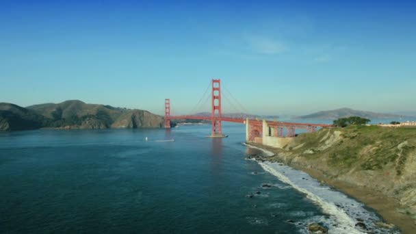 Golden gate Köprüsü, san francisco, ABD havadan görünümü — Stok video