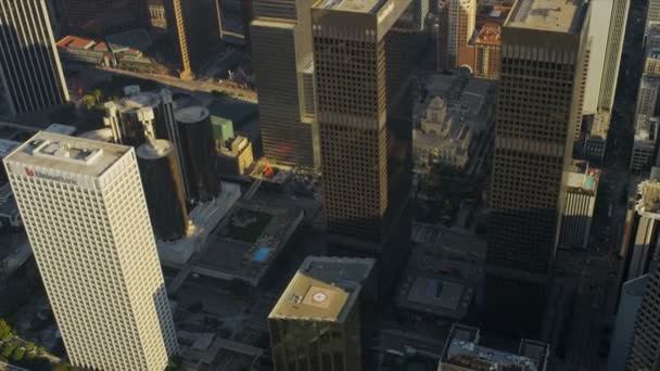 Вид с воздуха на городские небоскребы, Лос-Анджелес, США — стоковое видео