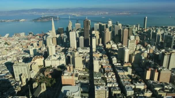 Αεροφωτογραφία του Σαν Φρανσίσκο και του κόλπου γέφυρα Αμερικής, ΗΠΑ — Αρχείο Βίντεο