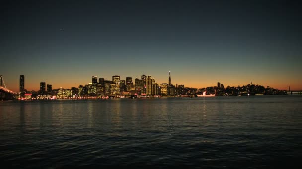 Atardecer aéreo de Fishermans Wharf, San Francisco, Estados Unidos — Vídeo de stock