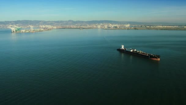Letecký pohled na super tanker, usa — Stock video