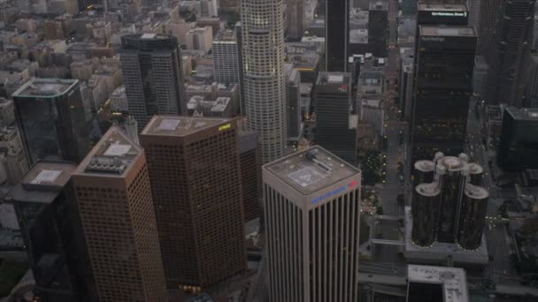 A légi felvétel a belvárosi felhőkarcolók Los Angeles, Amerikai Egyesült Államok — Stock videók