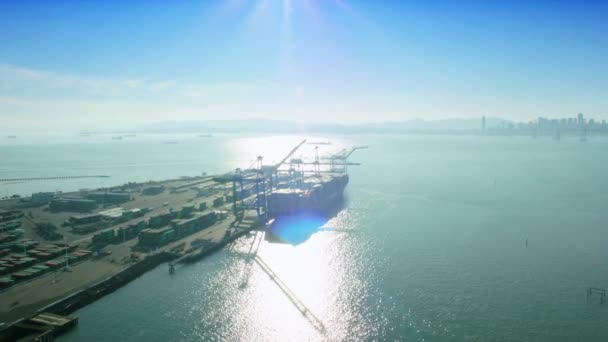 Aerial view of container ship Port of Oakland, San Francisco, USA — Stock Video