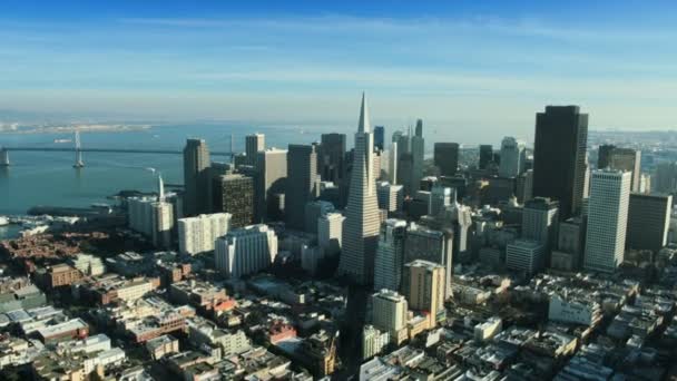 Αεροφωτογραφία του η transamerica pyramid κτίριο, Σαν Φρανσίσκο, ΗΠΑ — Αρχείο Βίντεο