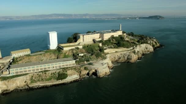 Vista aérea de la isla de Alcatraz, Estados Unidos — Vídeos de Stock