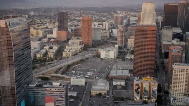 Aerial view of city buildings, freeway, USA — Stock Video