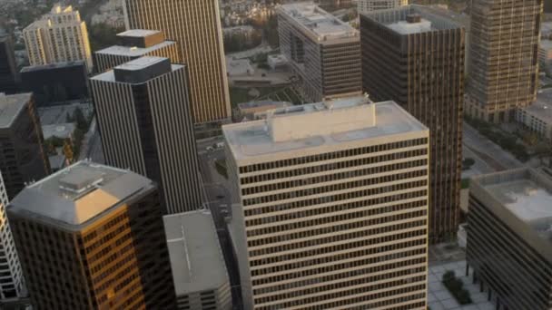 Вид с воздуха на вертолетные площадки, небоскребы, Лос-Анджелес, США — стоковое видео