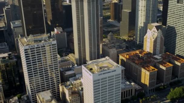 Повітряні будівель фінансових центр міста Лос-Анджелес, США — стокове відео