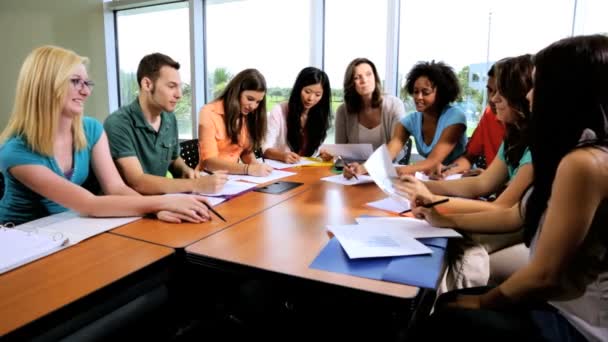 Students in classroom with teacher — Stock Video