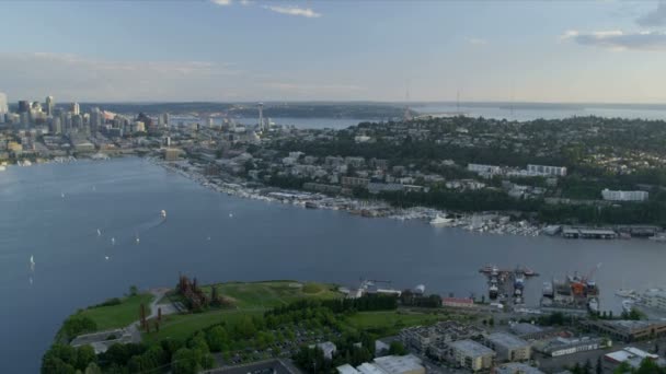 Vista aérea Seattle City nr Lake Union, Seattle, EE.UU. — Vídeo de stock