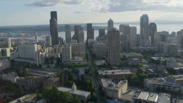 Vista aérea da paisagem urbana Downtown Seattle Finance Center, EUA — Vídeo de Stock