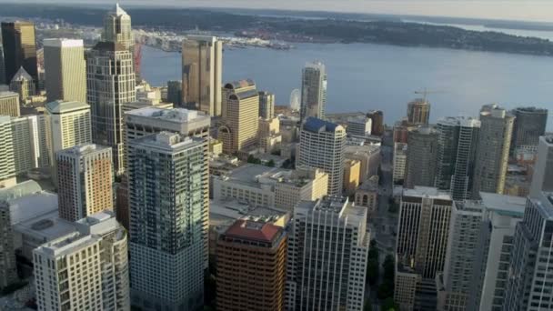 Skyline van luchtfoto uitzicht downtown seattle center — Stockvideo