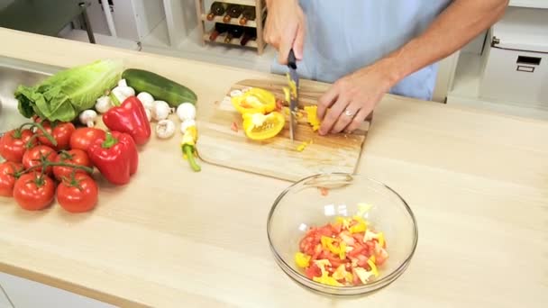 Caucasian male hands  preparing fresh organic vegetables — Stock Video