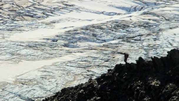 Mountain climber walking at Chugach Range — Stock Video