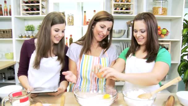 Caucasian family females working together at home kitchen — Stock Video
