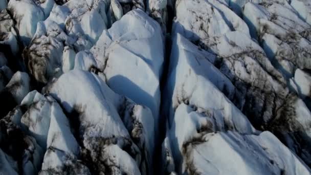 Glaciar moviéndose bajo su propia gravedad — Vídeos de Stock