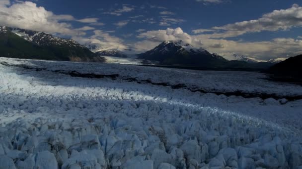 Ghiacciaio del Knik e montagne di Chugach — Video Stock