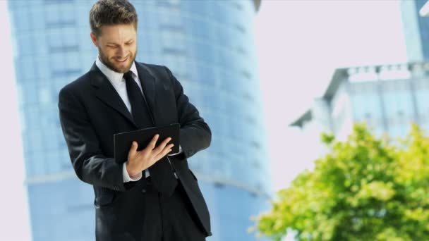 Businessman with tablet — Stock Video