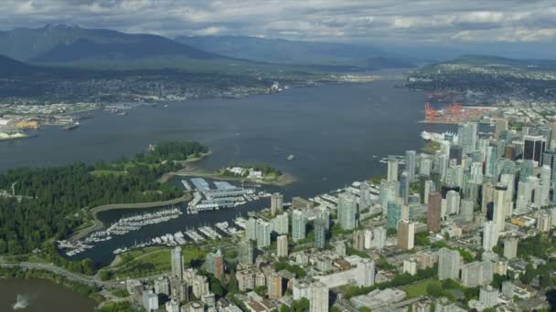 Luftaufnahme über Vancouver Harbour Downtown Wolkenkratzer — Stockvideo