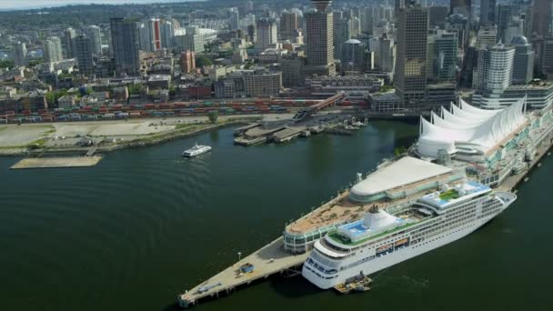 Vista aérea da Arquitetura do Canadá Place, Vancouver — Vídeo de Stock