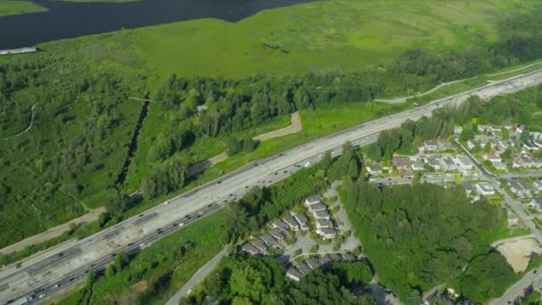 Vista aérea de los suburbios residenciales al este de Vancouver — Vídeos de Stock