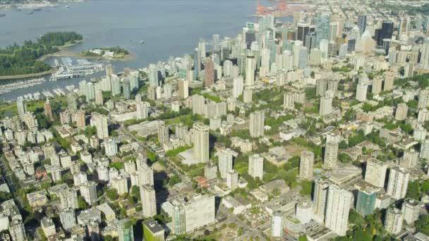 Vista aérea de los rascacielos del centro de Vancouver City Harbour — Vídeo de stock