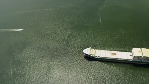 Luchtfoto van de wereldwijde oceaan gaan bulkcarrier, Vancouver — Stockvideo