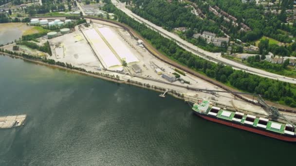 Overhead luchtfoto bulk carrier laden vracht, Vancouver — Stockvideo