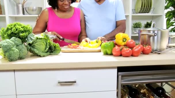 Couple in the kitchen preparing — Stock Video