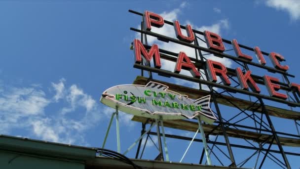 Mercato pubblico Centro famoso mercato del pesce, Seattle, Stati Uniti — Video Stock