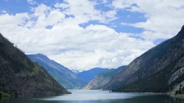 Cloudscape view wilderness mountain lake, Estados Unidos, Time lapse — Vídeo de stock