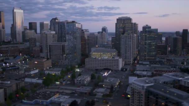 공중 스카이 스크 래퍼 보기 다운 타운 시애틀 국제 도시, 미국 — 비디오