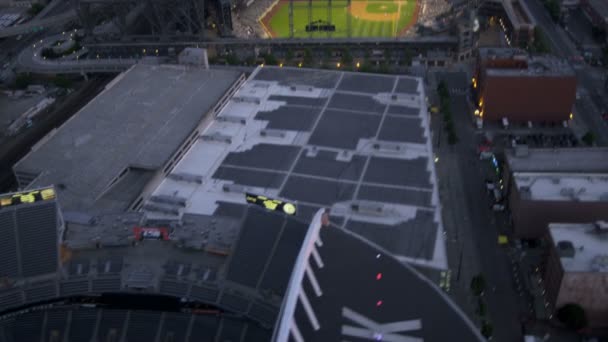 Letecký pohled na centurylink poli a safeco pole baseballový stadion, seattle, usa — Stock video