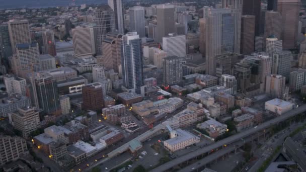 Aerial Downtown dusk view  Alaskan Way Viaduct, Seattle,  USA — Stock Video