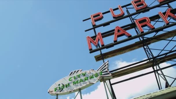 公共市场中心著名的鱼市场，西雅图，美国 — 图库视频影像