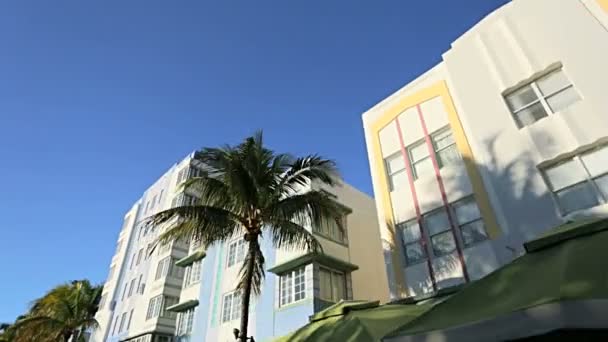 Ocean Drive hoteles y condominios — Vídeo de stock